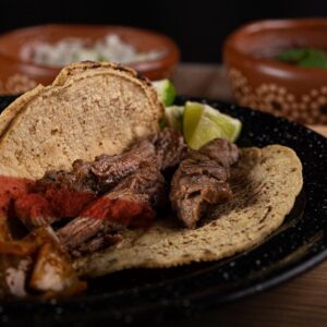 Tacos de arrachera (orden de 3 tacos).